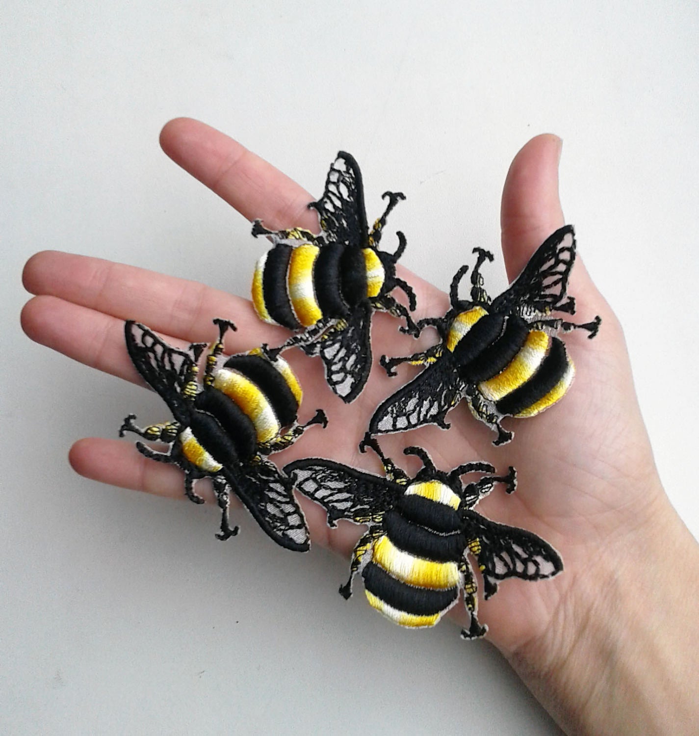 Moks33(p) Set 4 pieces Bumblebee Insect Embroidery Patch