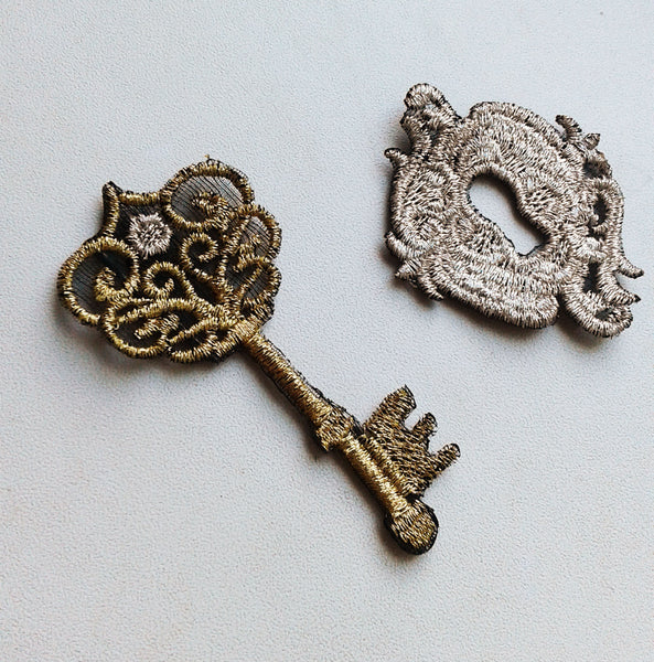 Moks47(p) Steampunk embroidered patch Key and keyhole