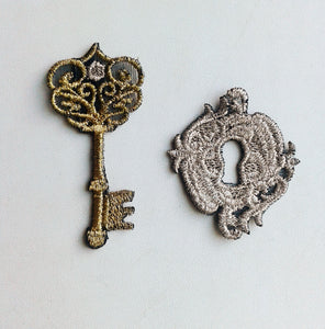 Moks47(p) Steampunk embroidered patch Key and keyhole