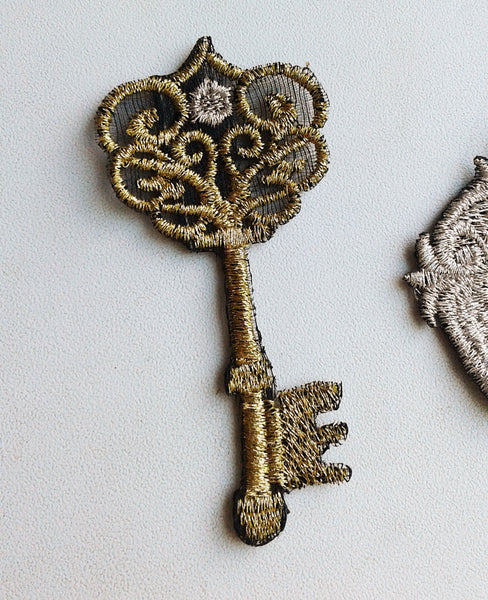 Moks47(p) Steampunk embroidered patch Key and keyhole