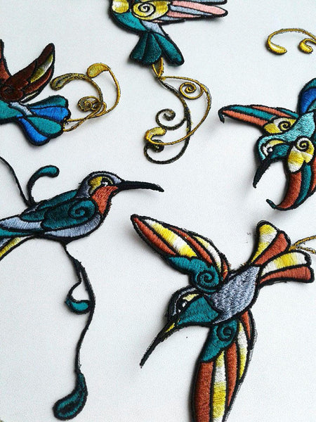 Moks98(p)  set of 5 pieces of hummingbird embroidered patches