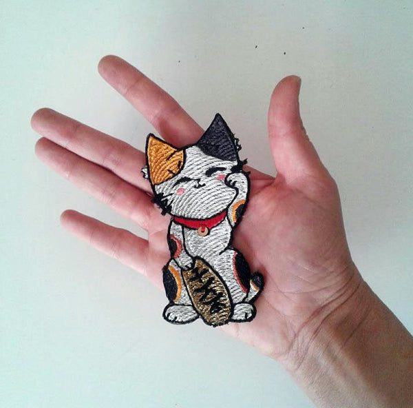 Alisia3 cat Maneki-neko embroidered patch