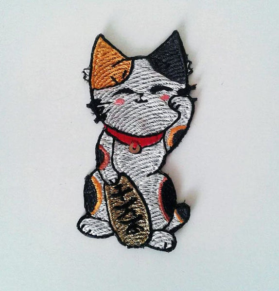 Alisia3 cat Maneki-neko embroidered patch