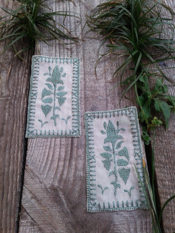 Moks258(p) set of 2 embroidered patches, pale green flower patch