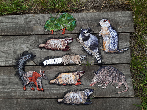 Moks351(p) Animal patch - Raccoon embroidered patch - Sew on Applique