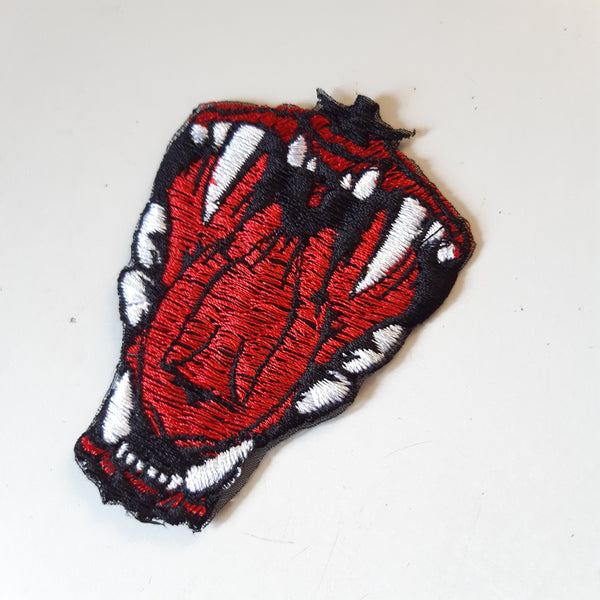 Moks463 open mouth with fangs embroidered patch